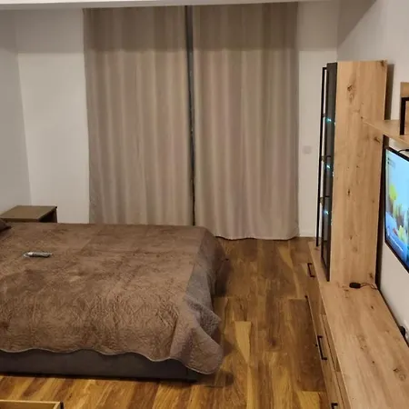 Coresi Luxury Sinuhe Residents For 4 Apartamento