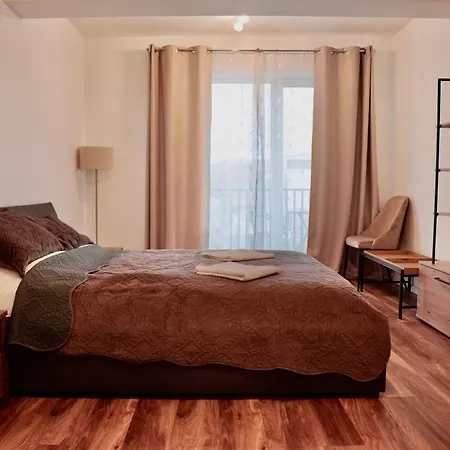 Apartament Coresi Luxury Sinuhe Residents For 4 *