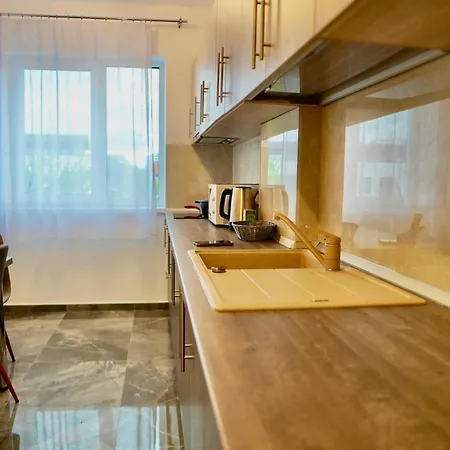 Apartamento Coresi Luxury Sinuhe Residents For 4 Braşov