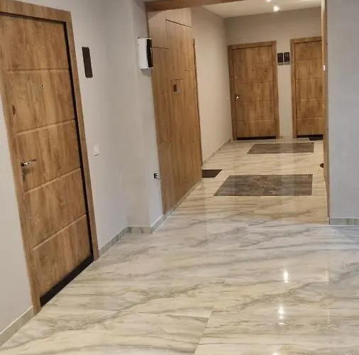 Apartment Coresi Luxury Sinuhe Residents For 4